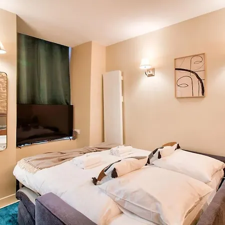 Cozy Heart Historic Apartment